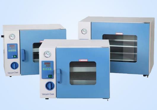 恒溫干燥箱如何延長壽命： 1、不準(zhǔn)將易燃、易爆及揮發(fā)物品放入本設(shè)備中進行干燥處理。 2、請勿隨意拆裝電器元件及設(shè)備的另部件，以免損壞電氣控制線路，造成恒溫干燥箱的人為故障而影響其性能。 3、使用設(shè)備前請認(rèn)真閱讀相關(guān)“產(chǎn)品使用說明書”后，再進行各項操作。 4、使用恒溫干燥箱須有專人負(fù)責(zé)，恒溫干燥箱使用完畢應(yīng)切斷外來電源，免除意外事故發(fā)生。 5、貯存、使用恒溫干燥箱時，周圍無易燃、易爆及腐蝕性物質(zhì)。 6、在恒溫干燥箱周圍應(yīng)留一定的空間，便于設(shè)備散熱及操作和維護。 7、防止尖、銳物劃傷設(shè)備。