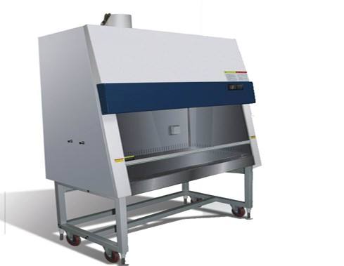 1.為了避免物品間的交叉污染，整個工作過程中所需要的物品應(yīng)在工作開始前一字排開放置在安全柜中，以便在工作完成前沒有任何物品需要經(jīng)過空氣流隔層拿出或放入，特別注意：前排和后排的回風格柵上不能放置物品，以防止堵塞回風格柵，影響氣流循環(huán)。    2.在開始工作前及完成工作后，需維持氣流循環(huán)一段時間，完成安全柜的自凈過程，每次試驗結(jié)束應(yīng)對柜內(nèi)進行清潔和消毒。    3.操作過程中，盡量減少雙臂進出次數(shù)，雙臂進出安全柜時動作應(yīng)該緩慢，避免影響正常的氣流平衡。    4.柜內(nèi)物品移動應(yīng)按低污染向高污染移動原則，柜內(nèi)實驗操作應(yīng)按從清潔區(qū)到污染區(qū)的方向進行。操作前可用消毒劑浸濕的毛巾墊底，以便吸收可能濺出的液滴。    5.盡量避免將離心機、振蕩器等儀器安置在安全柜內(nèi)，以免儀器震動時濾膜上的顆粒物質(zhì)抖落，導致柜內(nèi)潔凈度下降；同時這些儀器散熱排風口氣流可能影響柜內(nèi)的氣流平衡。    6. 生物安全柜內(nèi)不能使用明火，防止燃燒過程中產(chǎn)生的高溫細小顆粒雜質(zhì)帶入濾膜而損傷濾膜。